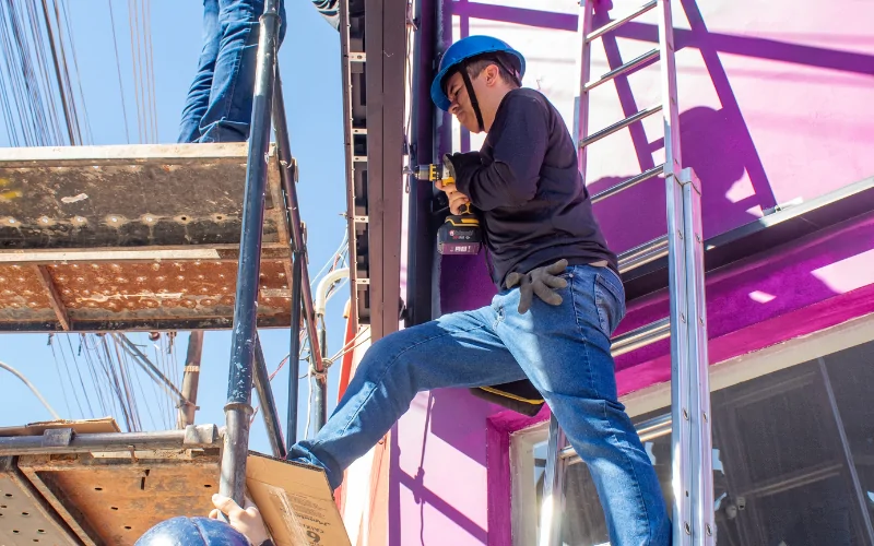Tecvision transforma o centro de Osvaldo Cruz  com novo telão de LED de alta definição